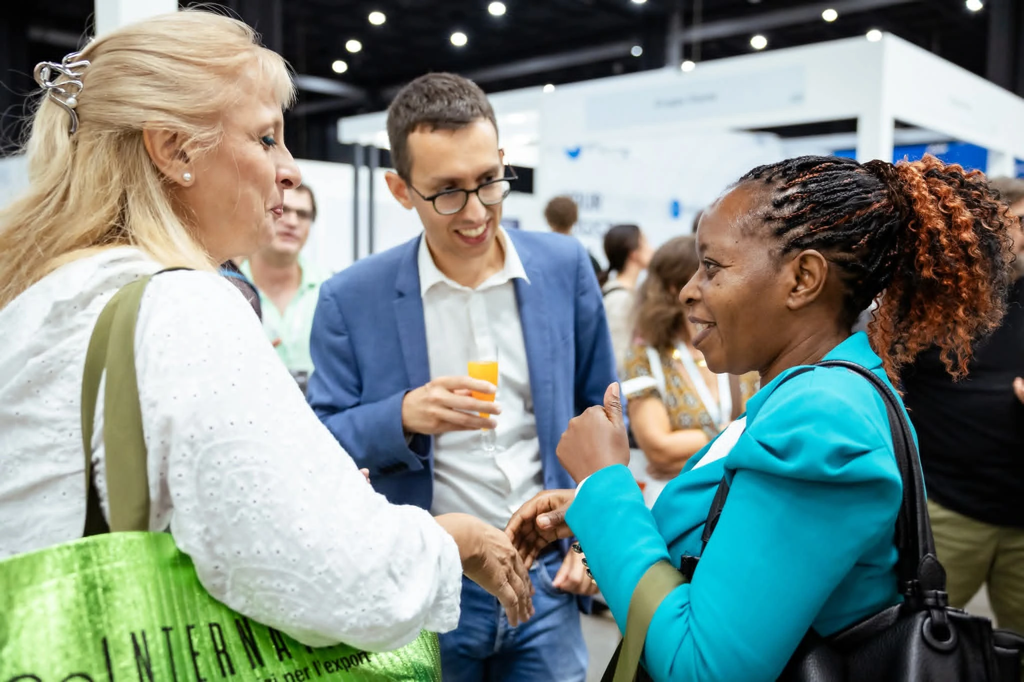 Abstract Fluid Shape